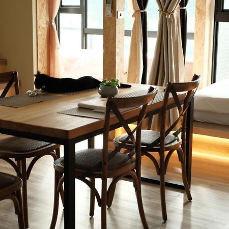 Toucheng Happyhouse頭城黑皮家 附早餐 Apartment Ngoại thất bức ảnh